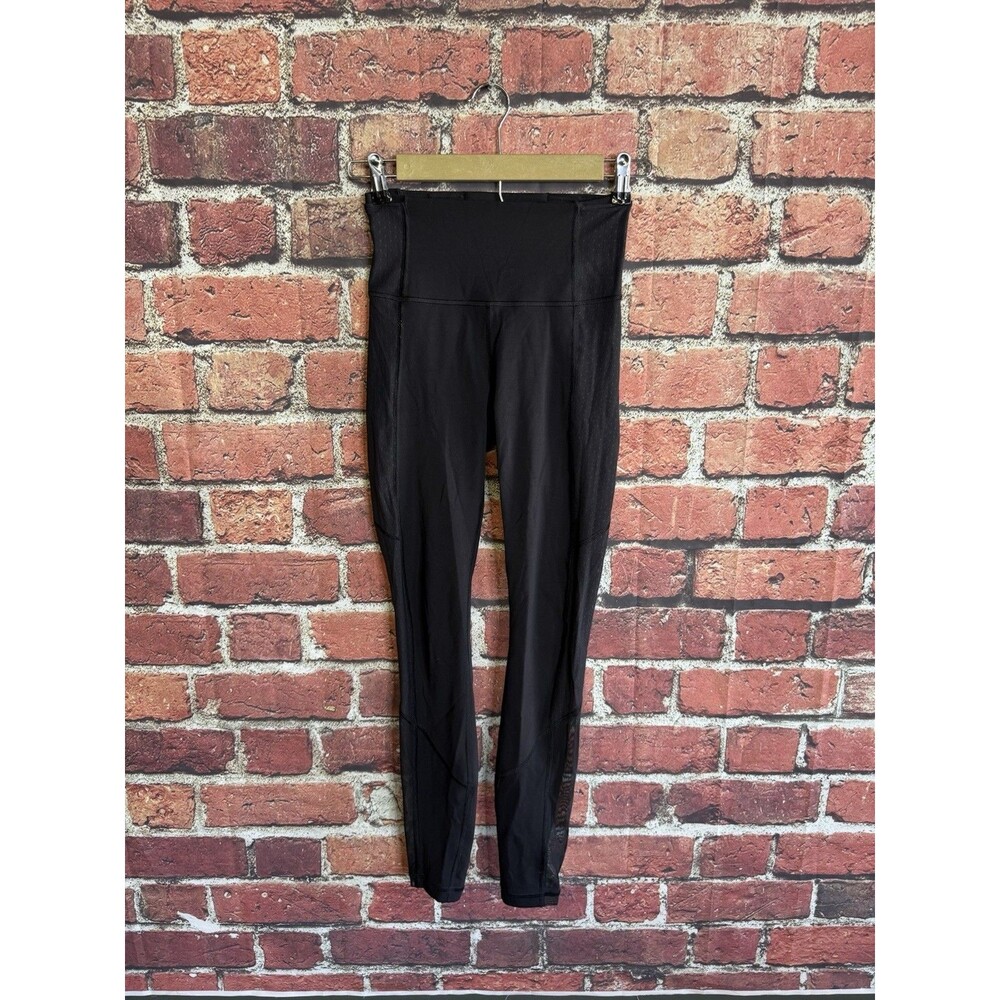 Lululemon Women’s Black Cropped Athletic Pull On Leggings Body Con Size 4